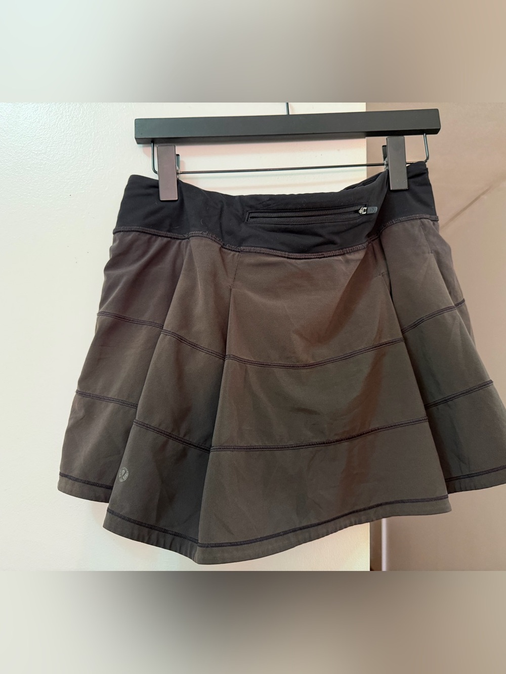 lululemon athletica Flared Athletic Skirt in Dark Brown and Black